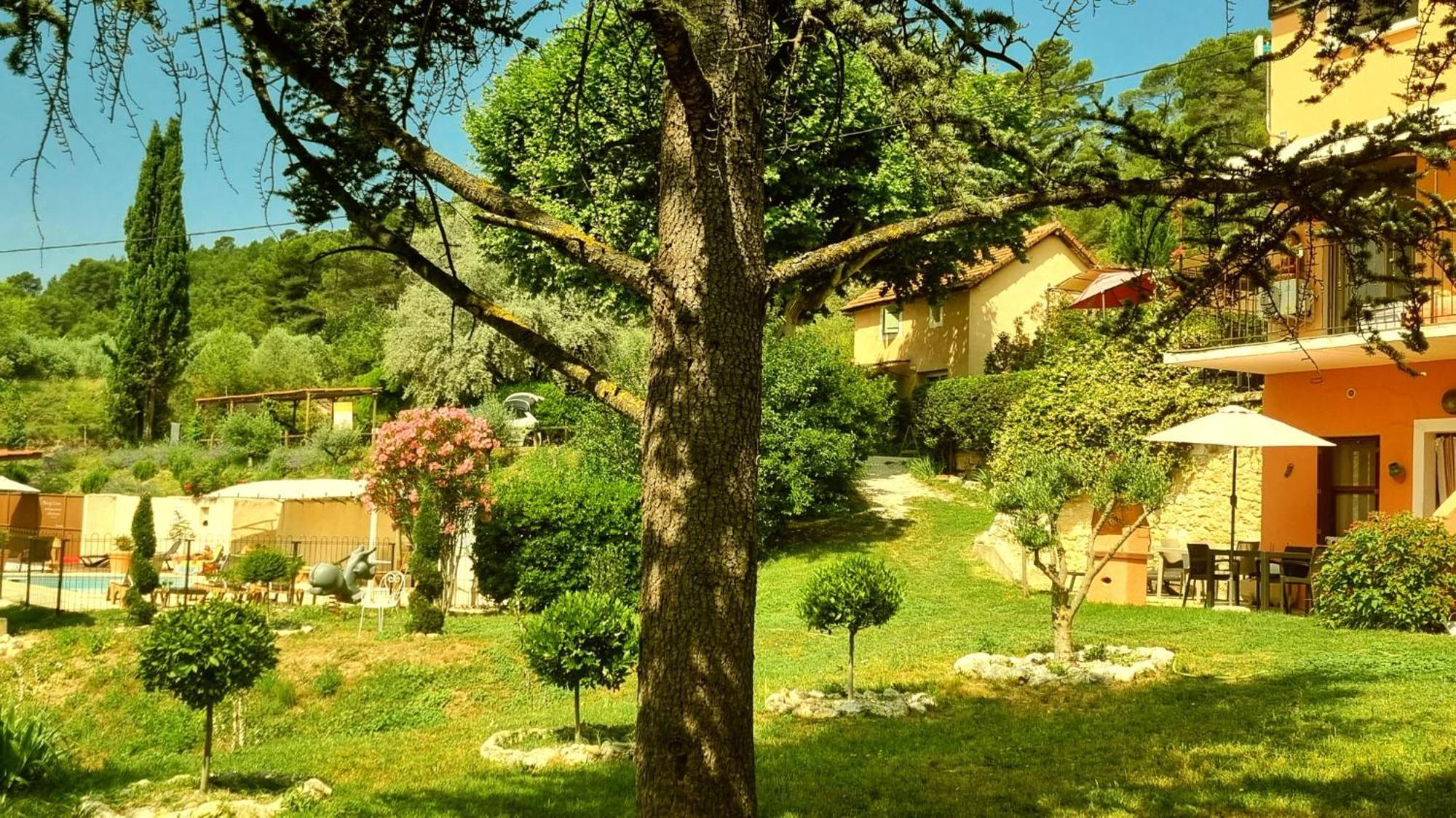 L'Oustaou Du Luberon Et Spa Villelaure Bagian luar foto